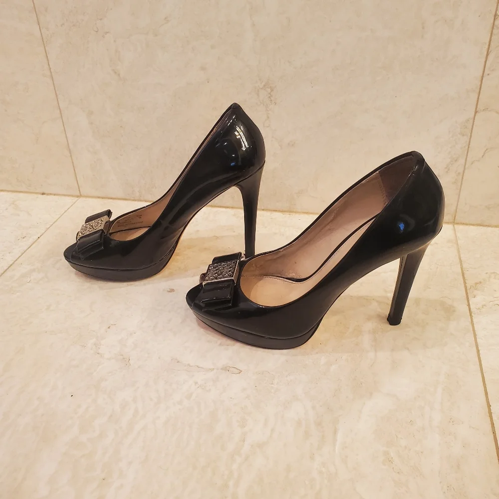 Coach Scarlet Heels, Size 6, Black - Picture 2 of 6